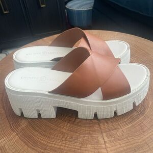 Genuine Leather: Chinese Laundry Platform Sandals LOCK DOWN PLATFORM Cognac